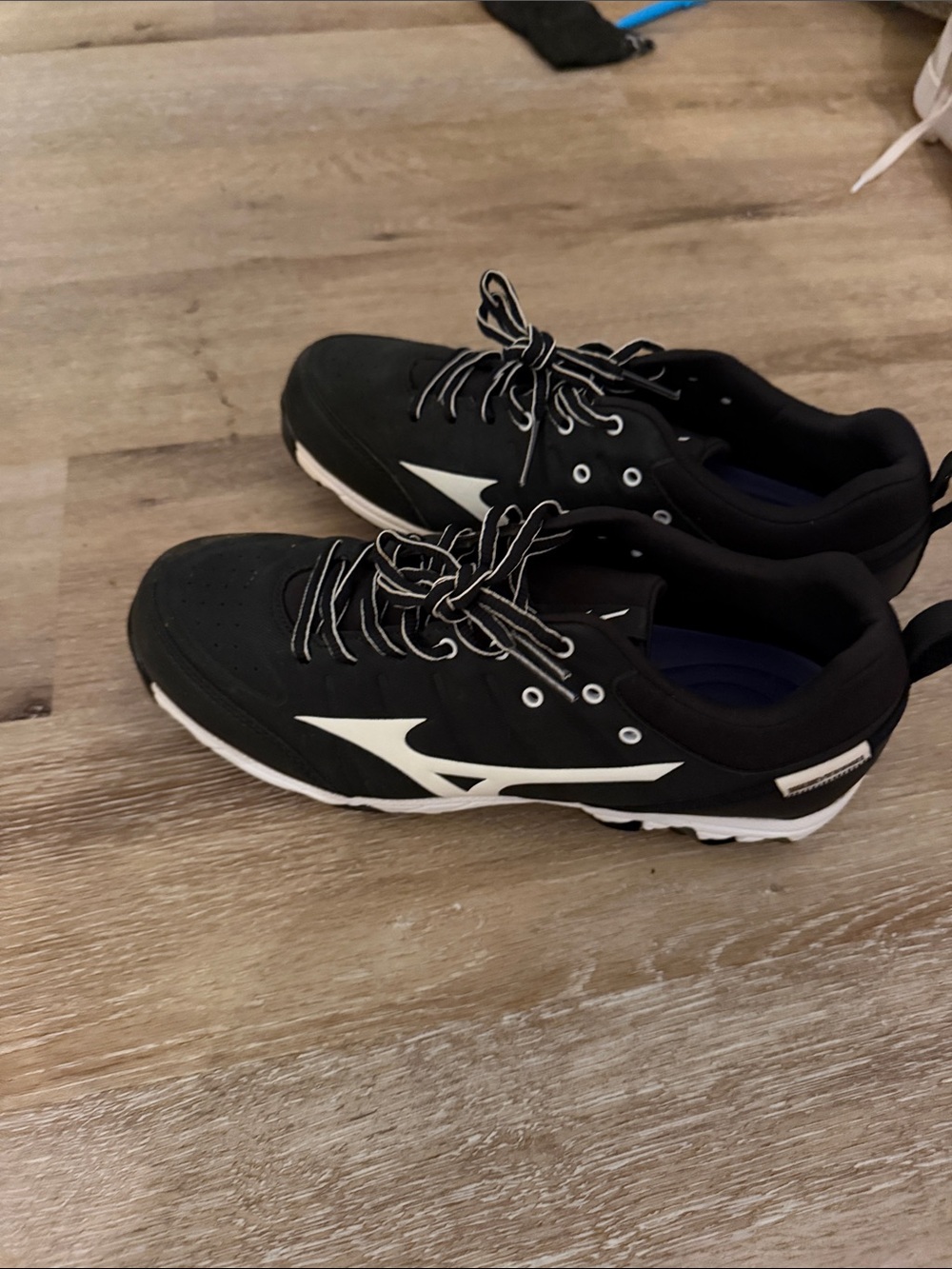 Mizuno Black Athletic Metal Cleats with White Logo